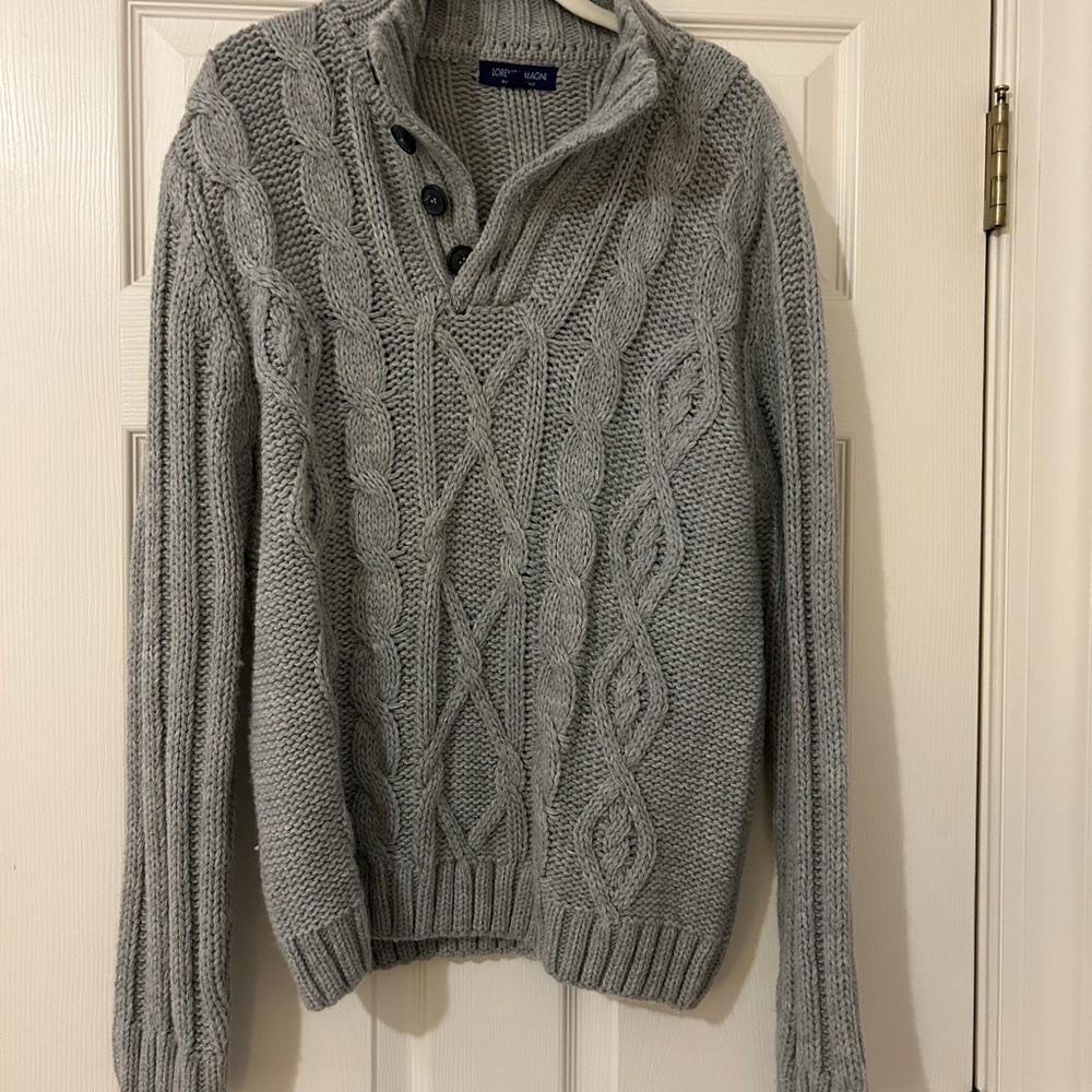 Lorenzo Gray Sweater with Cable Knit Design